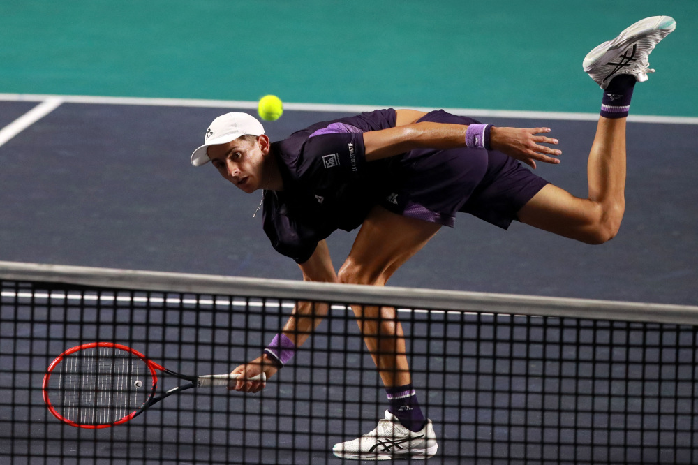 更需谨慎行 更需谨慎行