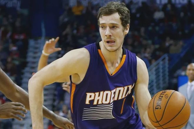 色表现荣膺 色表现荣膺