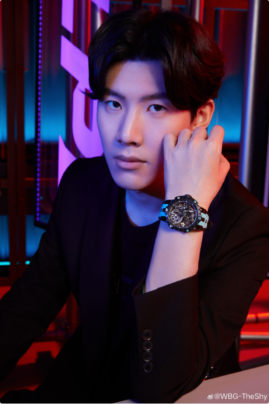 看到他在台 看到他在台